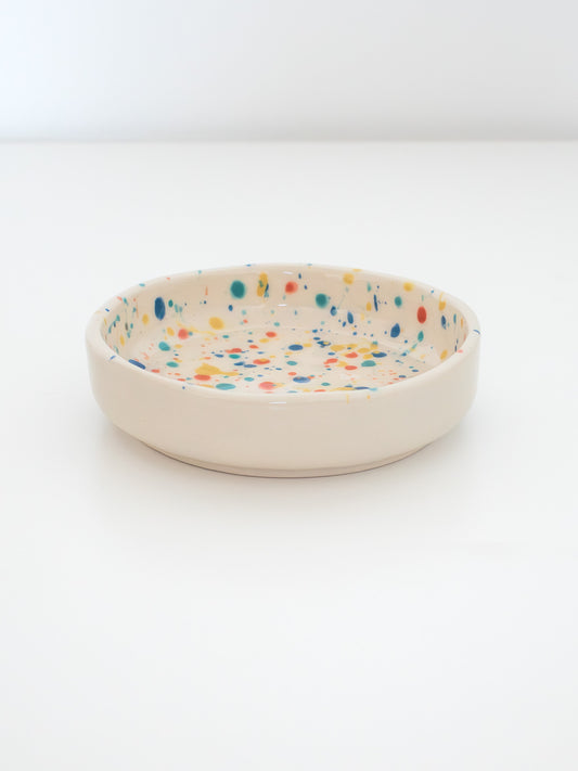 Keramička plitka zdjelica za mačke šricana bojom